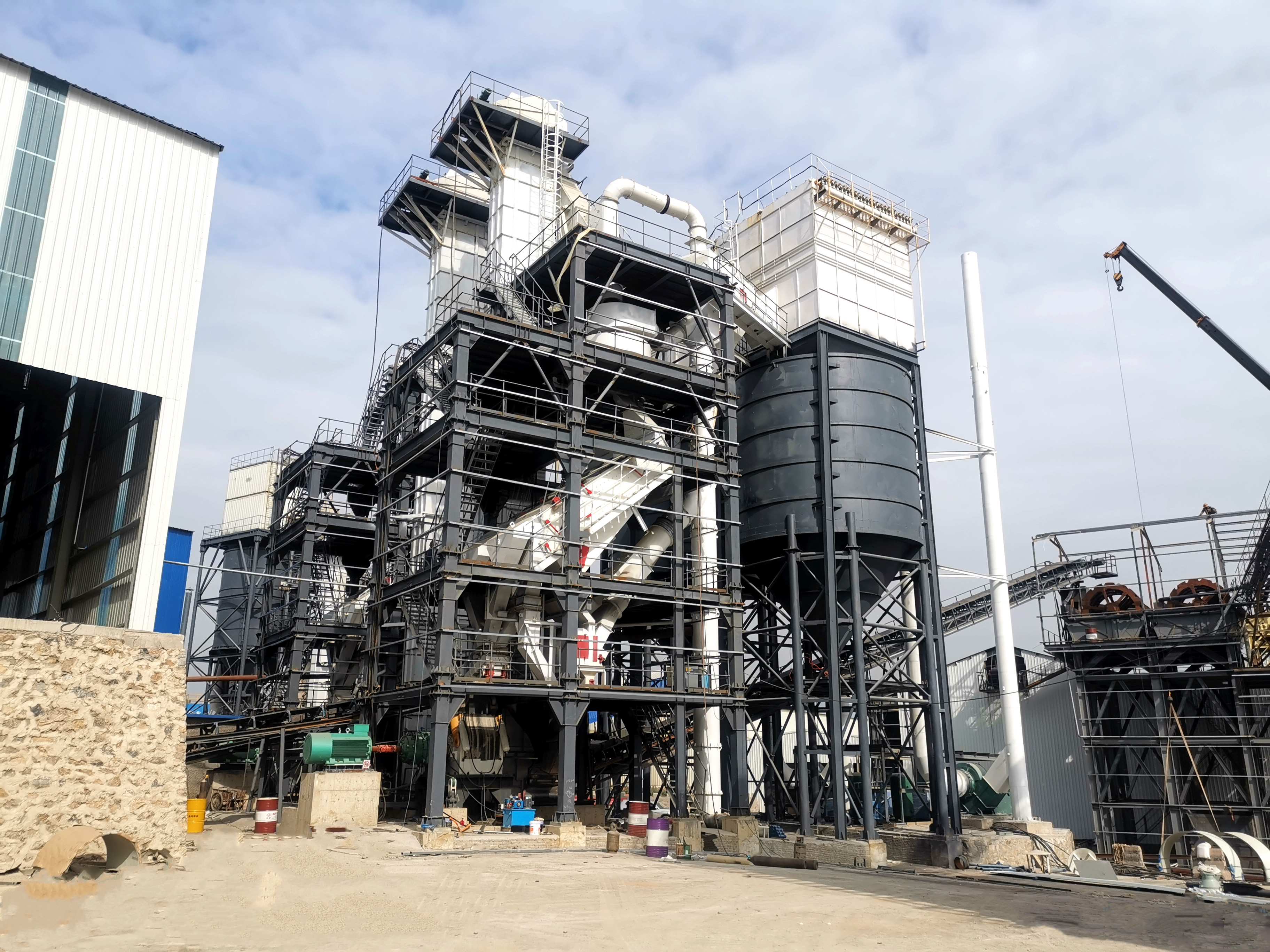 告別 “砂塵漫天”！綠色制砂樓憑這些優(yōu)勢，成為基建圈環(huán)保新標桿